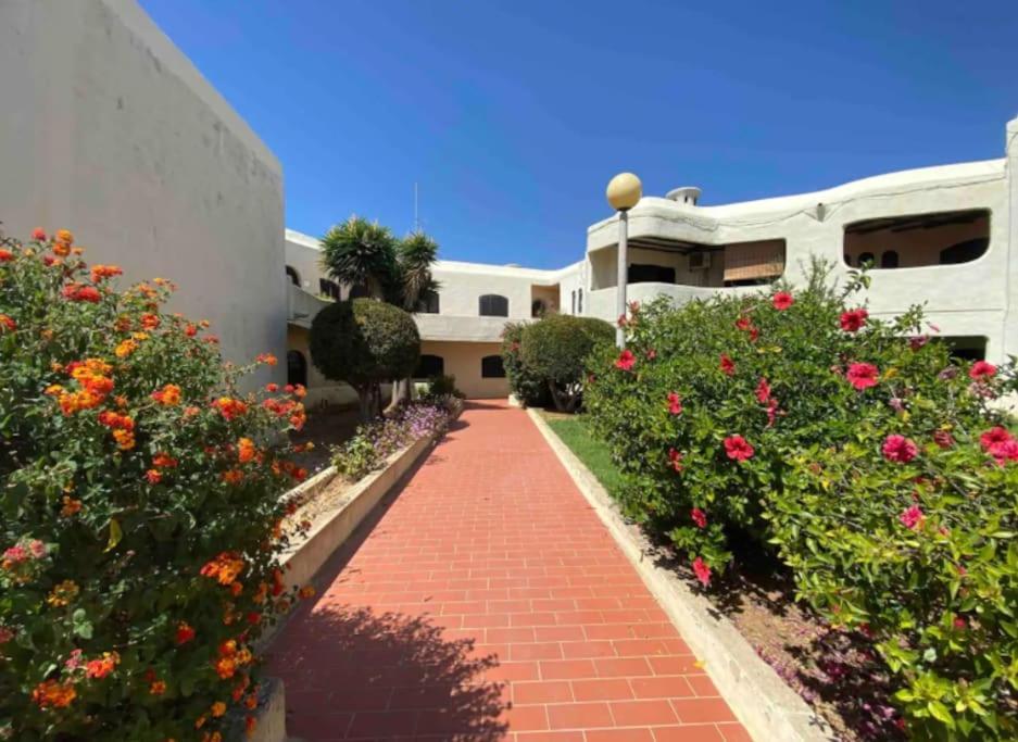 Cozy Beach Apartment W/ Sea View, Free Parking & Ac Carvoeiro  Bagian luar foto