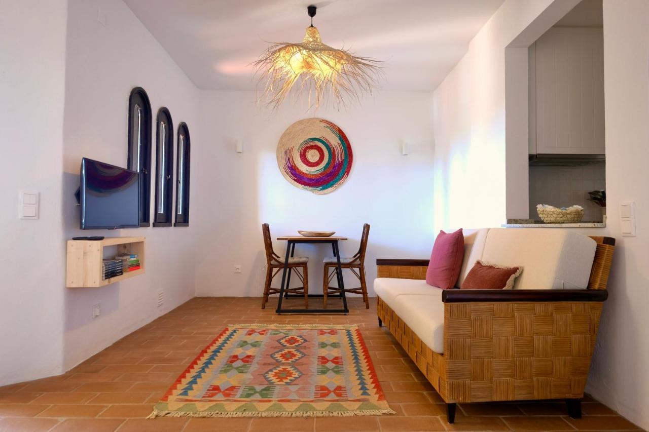 Cozy Beach Apartment W/ Sea View, Free Parking & Ac Carvoeiro  Bagian luar foto