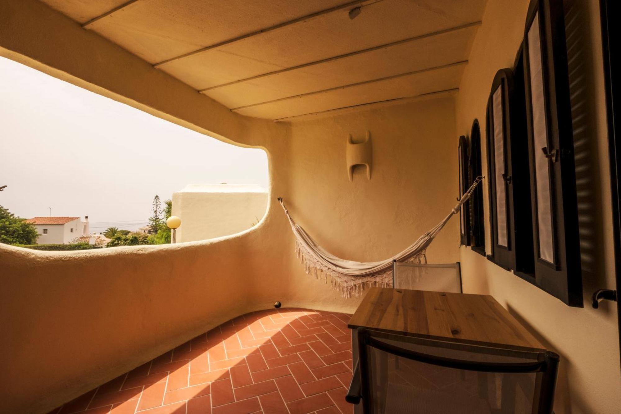 Cozy Beach Apartment W/ Sea View, Free Parking & Ac Carvoeiro  Bagian luar foto