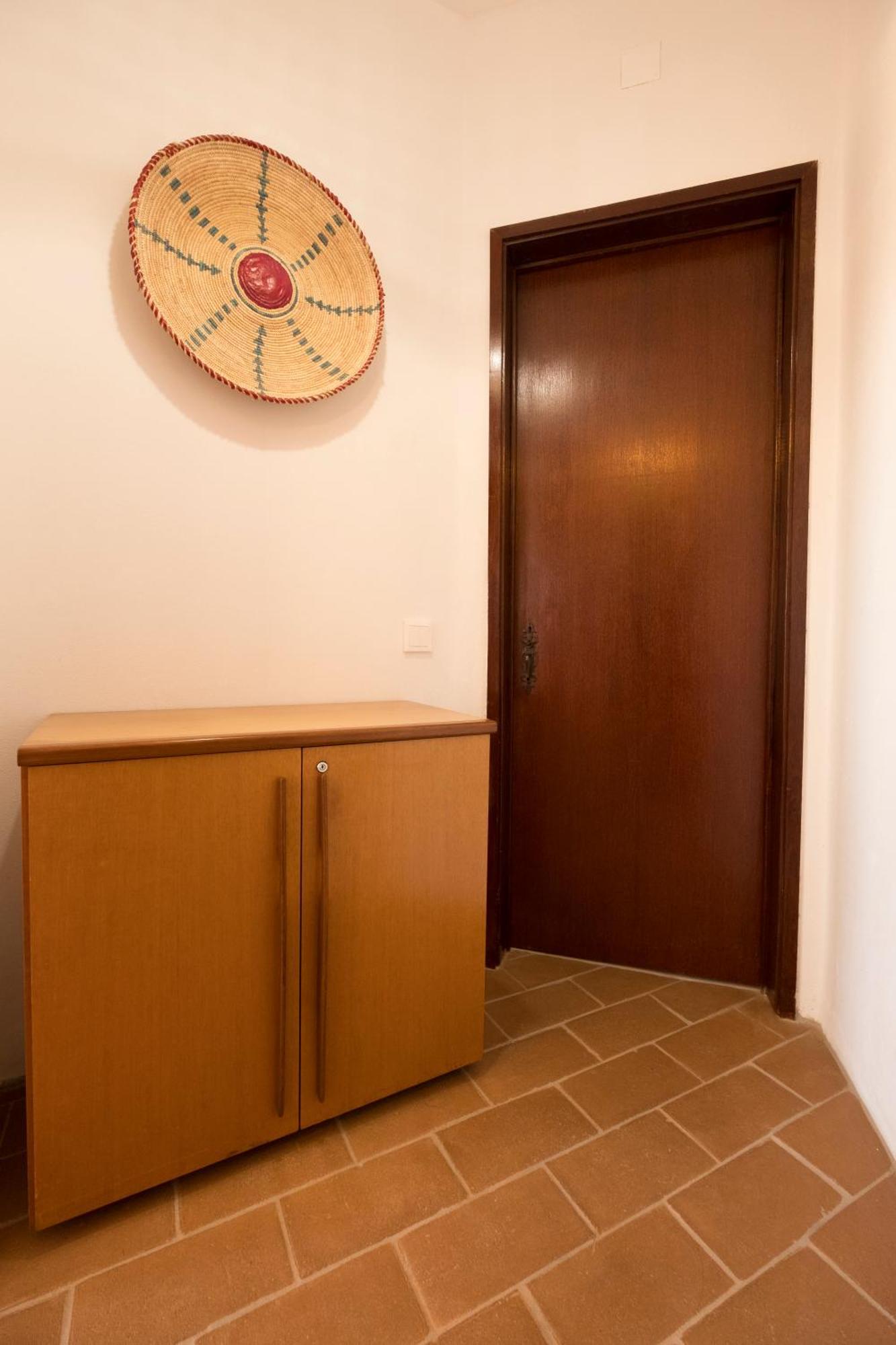 Cozy Beach Apartment W/ Sea View, Free Parking & Ac Carvoeiro  Bagian luar foto